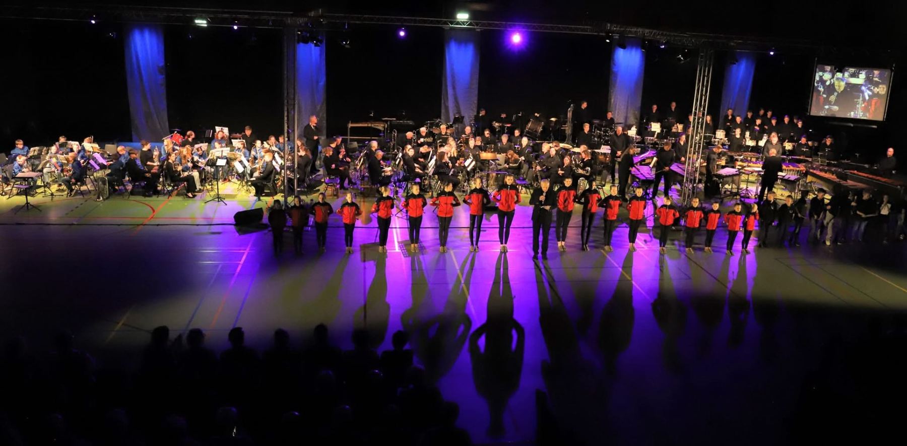 AMDG op de Showavond in de Drenthehal